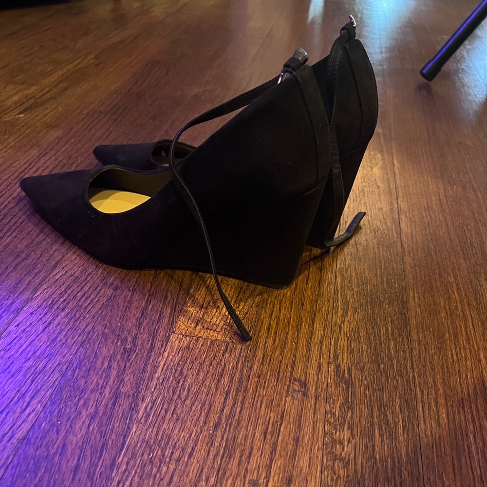 Black wedge shoes